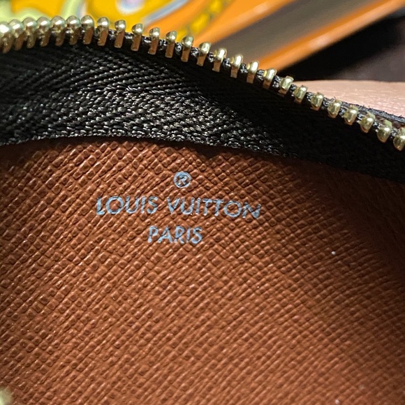 Louise Vuitton key pouch - Picture 3 of 4